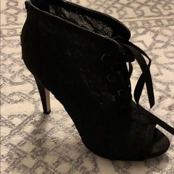 Lace like booties - Picture 5 of 5